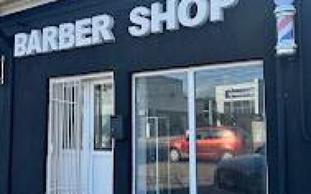 Elegant Barber Lounge